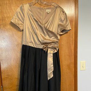 Retro 1950s dress in black and gold. FREE crinoline!